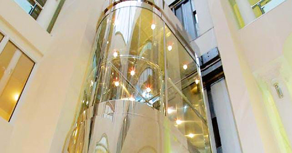شکل و طراحی شیشه ای آسانسور